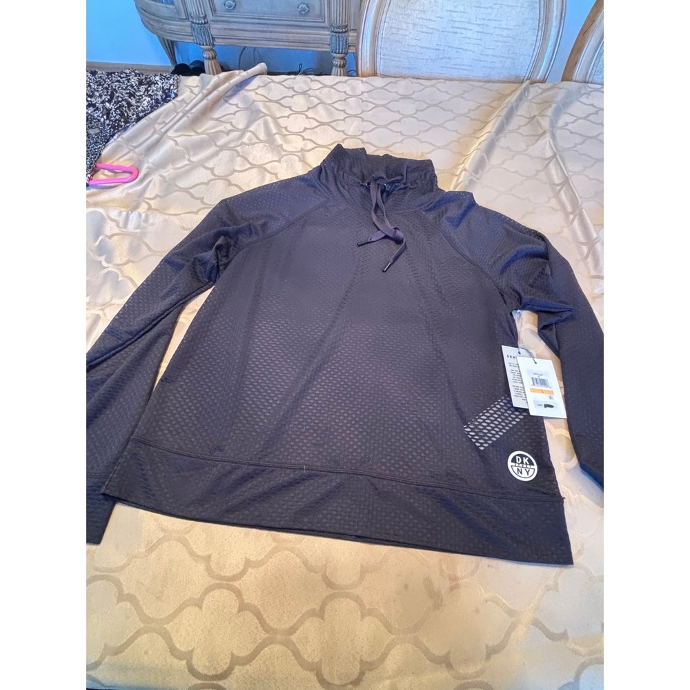 NWT-DKNY Women's Long Sleeve Shirt Hooded Workout Pullover Small